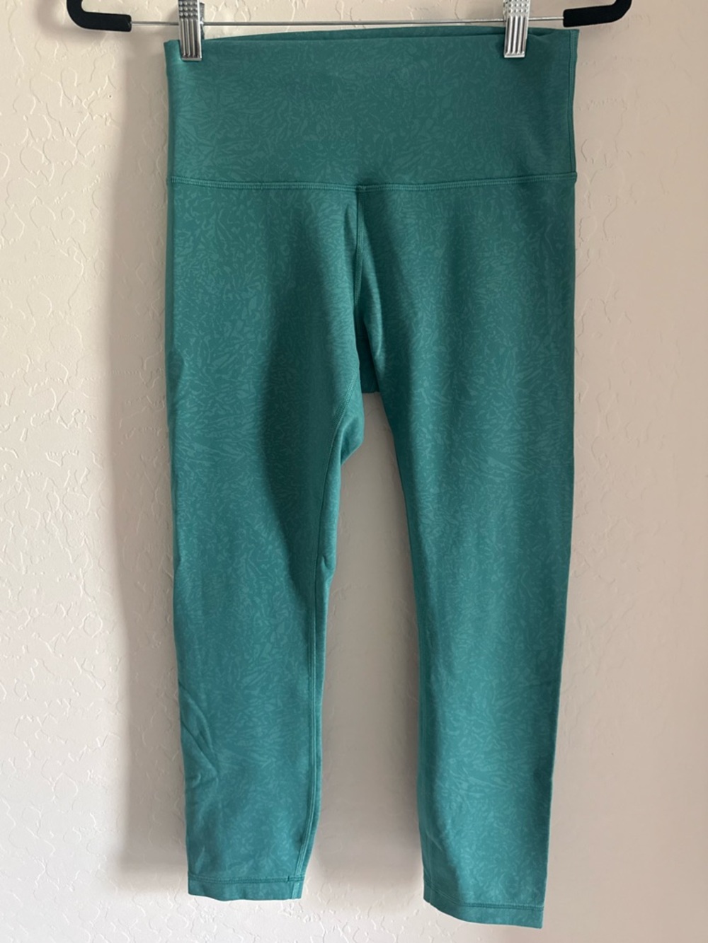 Lululemon Wonder Under Train leggings size 8